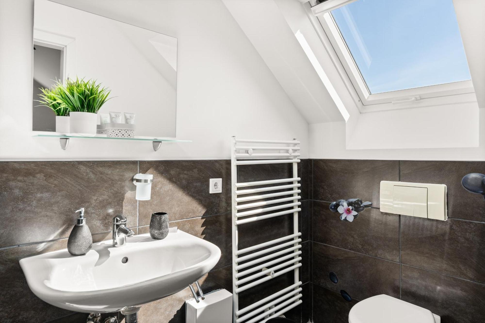 Mola Apartments-Charmante Ferienwohnung Im Herdecke Zentrum Fuer 3 Personen-Grosse Dachterrasse-Grill-Gratis Parken-Wlan Exteriör bild